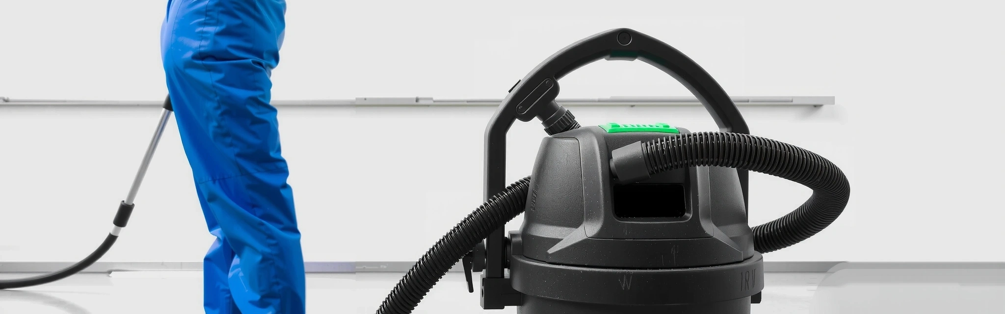 Detailní záběr na profesionální čisticí zařízení pro speciální úklid